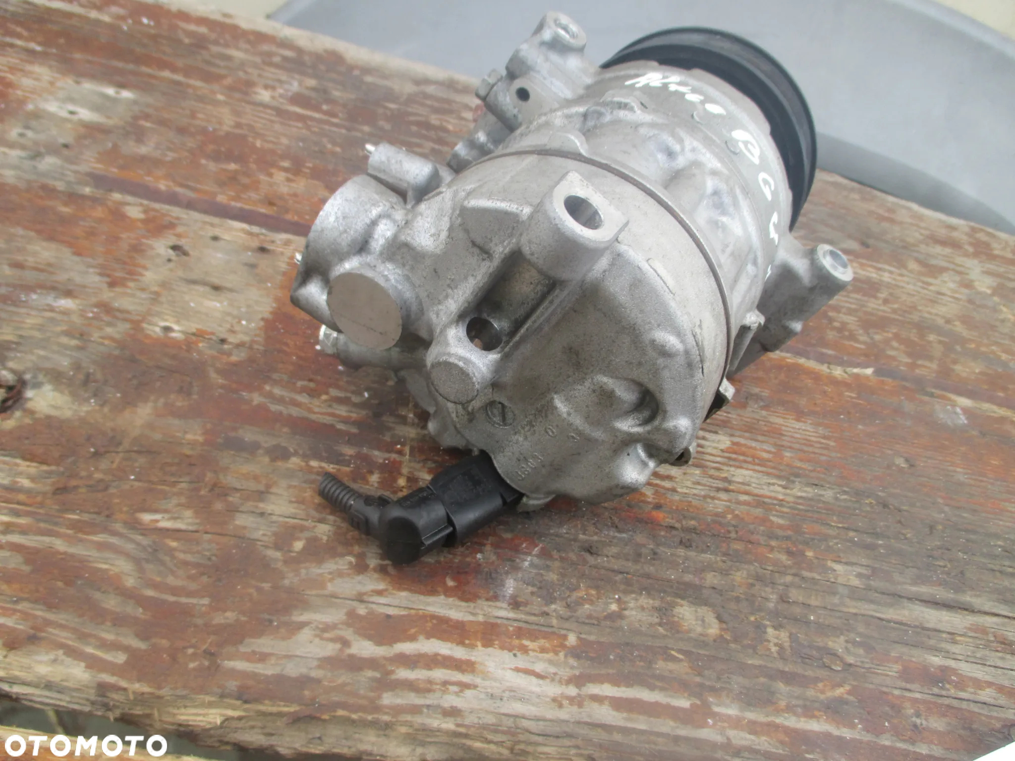 pompa kompresor klimatyzacji Seat A3 Golf 1.6 5Q0816803D 6SES14C - 5