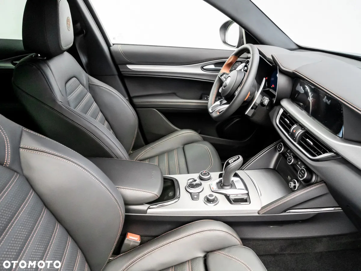 Alfa Romeo Stelvio 2.0 Turbo Intensa Q4 - 17