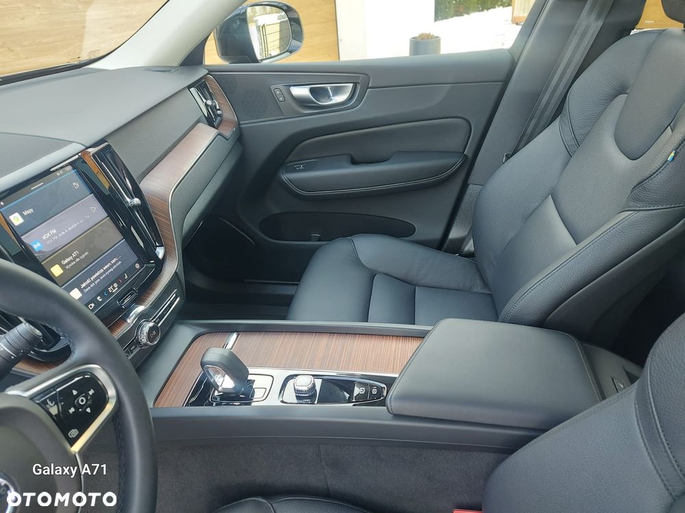 Volvo XC 60 B5 B AWD Plus Dark - 12