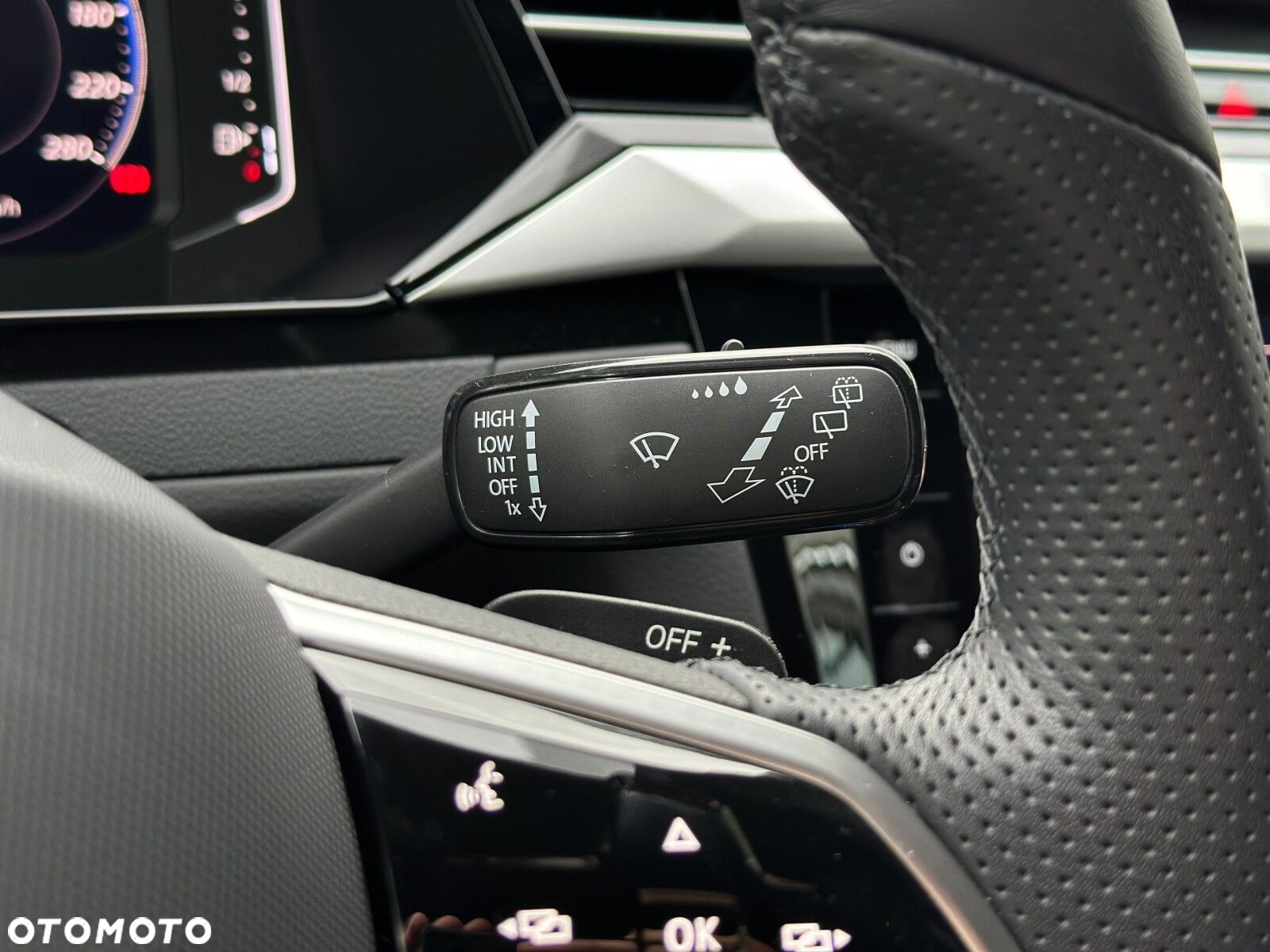 Volkswagen Arteon 2.0 TSI R-Line DSG - 25