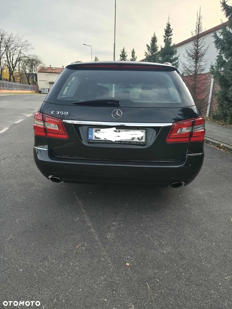 Mercedes-Benz Klasa E 300 CDI BlueEff Avantgarde - 4