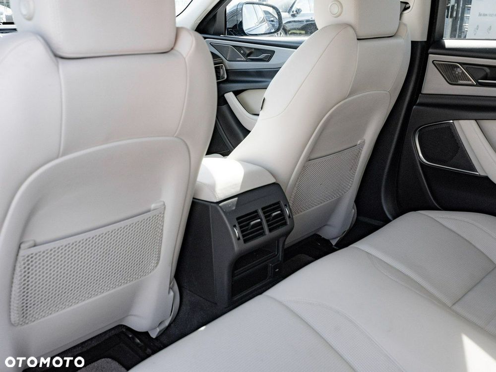 Jaguar XE 2.0 P250 R-Dynamic Black - 24