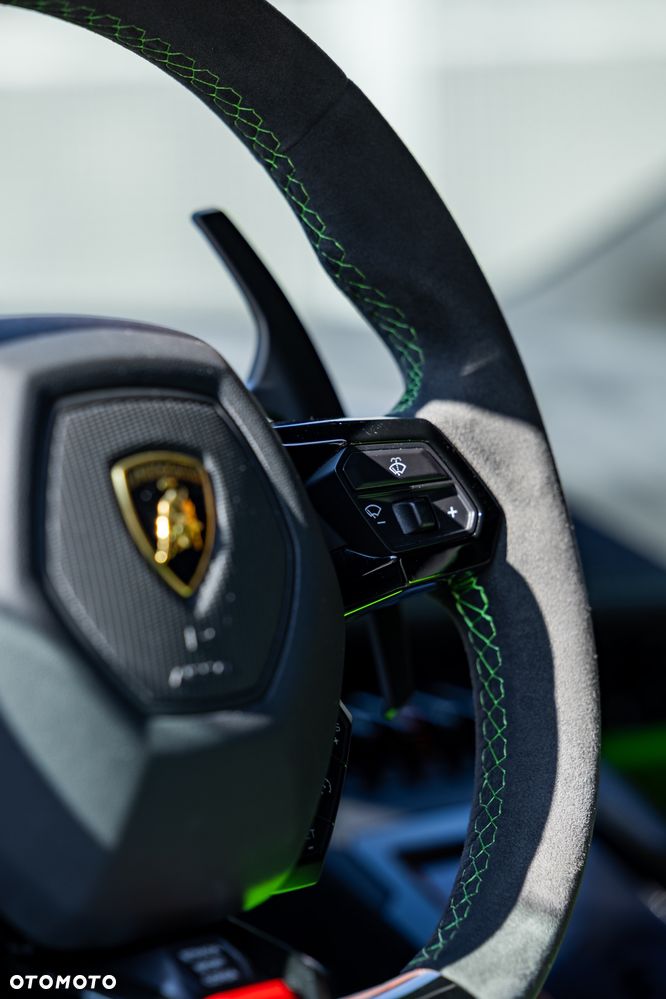 Lamborghini Huracan - 30