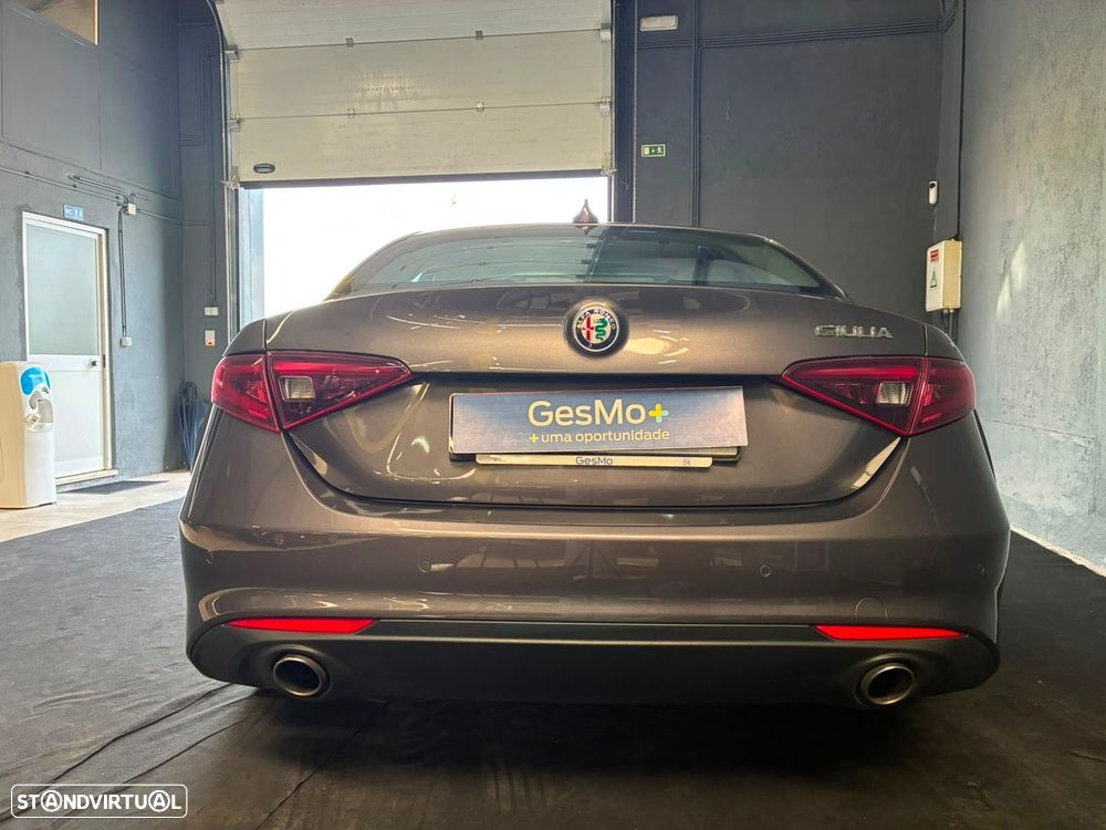 Alfa Romeo Giulia 2.2 D Super AT8 - 7