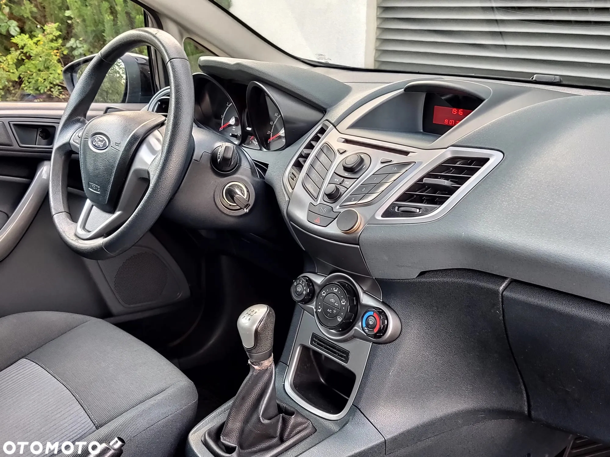 Ford Fiesta 1.25 Trend - 13