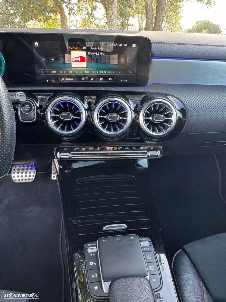 Mercedes-Benz CLA 250 e Shooting Brake AMG Line - 21