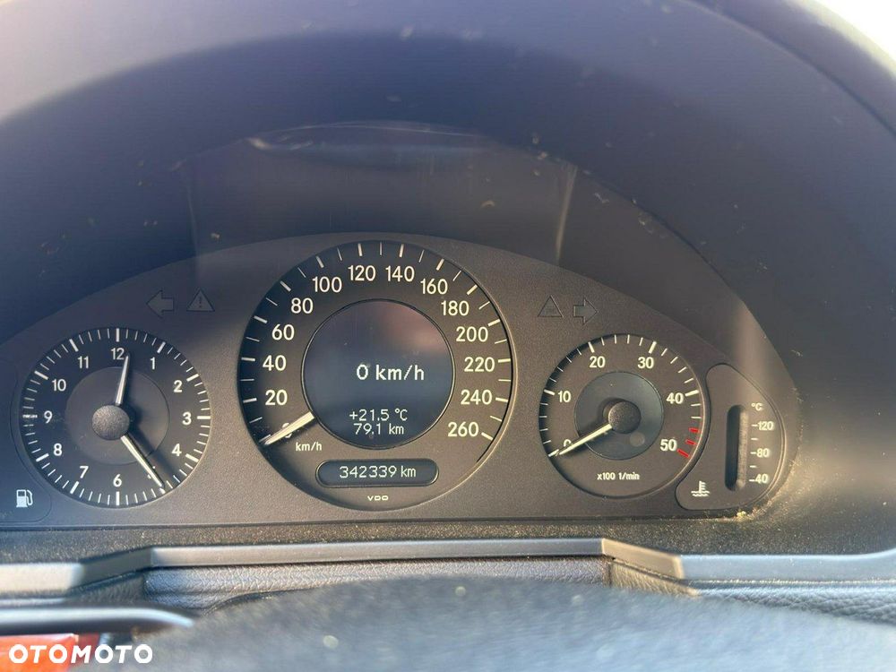 Mercedes-Benz Klasa E 220 CDI Elegance - 31
