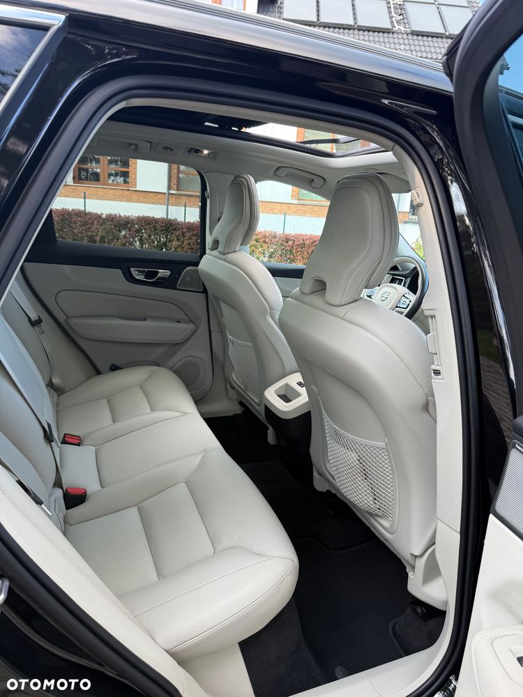 Volvo XC 60 B5 D AWD Inscription - 22