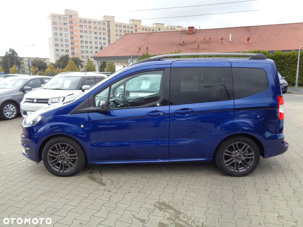 Ford Tourneo Courier 1.0 EcoBoost Titanium