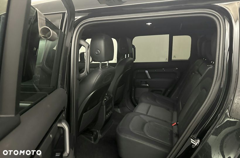 Land Rover Defender 110 D300 X-Dynamic S - 14