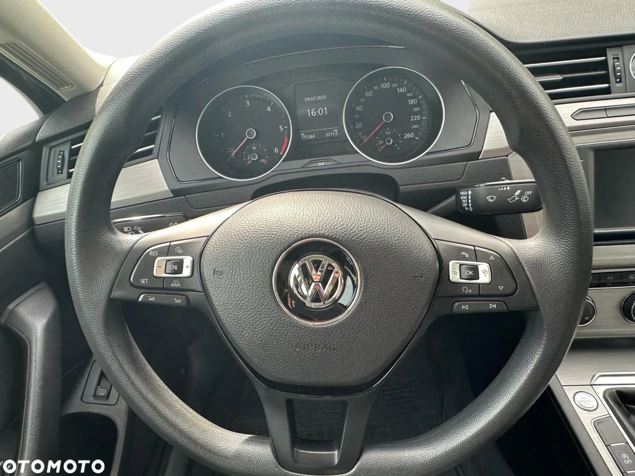 Volkswagen Passat 1.6 TDI BMT Trendline - 16