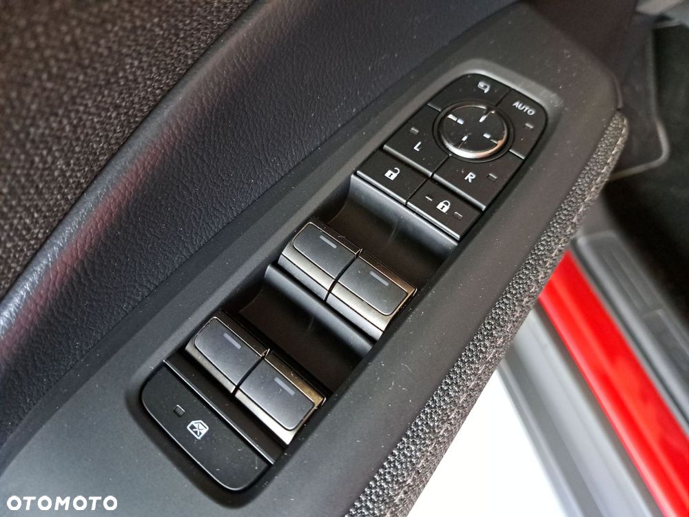 Lexus LBX 1.5 Hybrid - 34