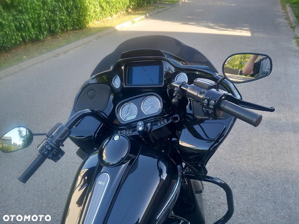 Harley-Davidson Touring Road Glide - 22
