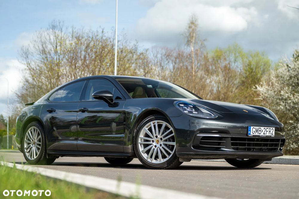 Porsche Panamera - 1