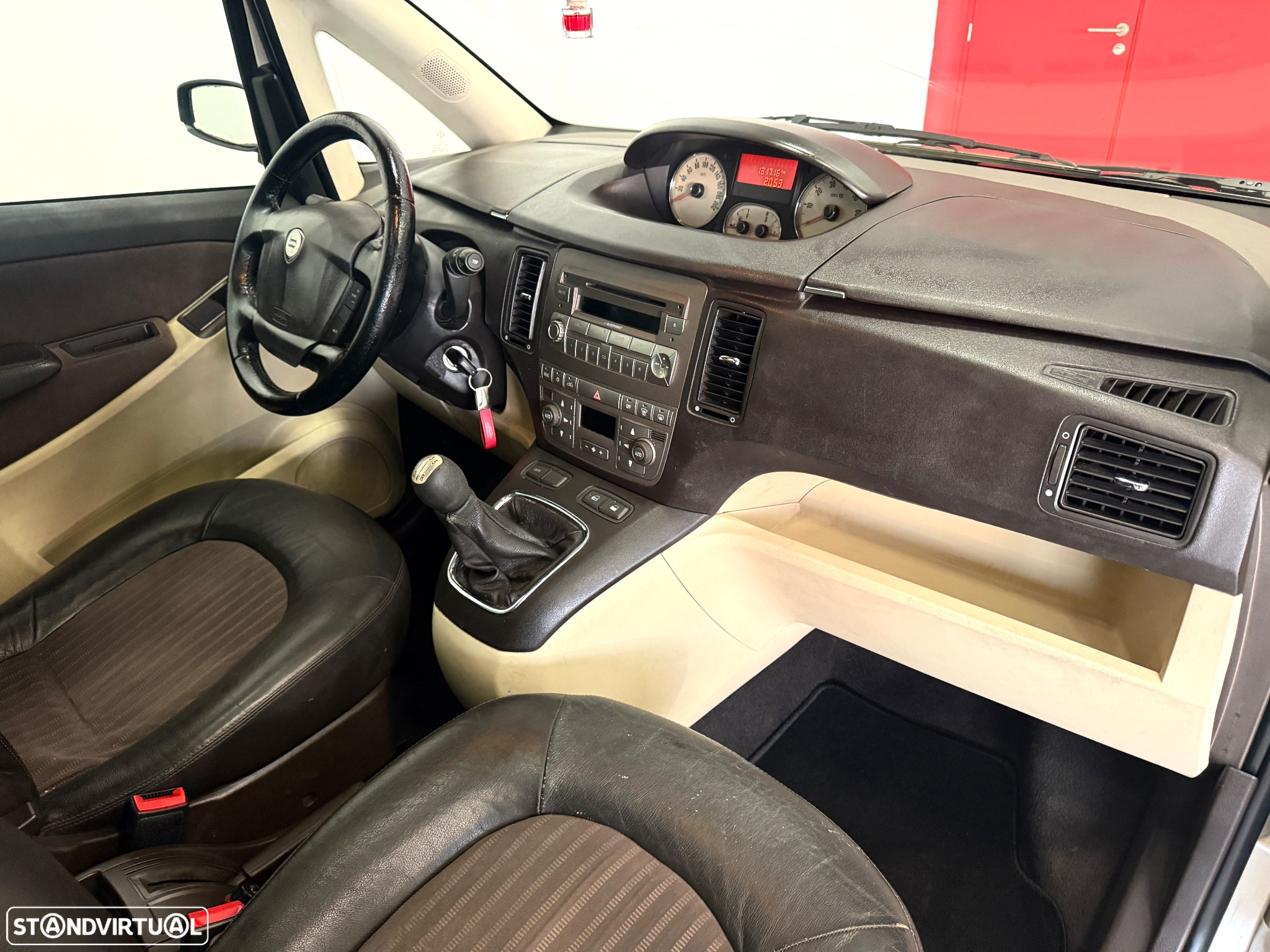 Lancia Musa 1.3 16V M-jet Platino - 12