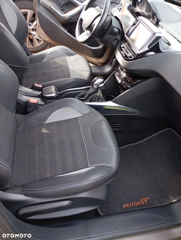 Peugeot 2008 1.6 e-HDi Active S&S - 10