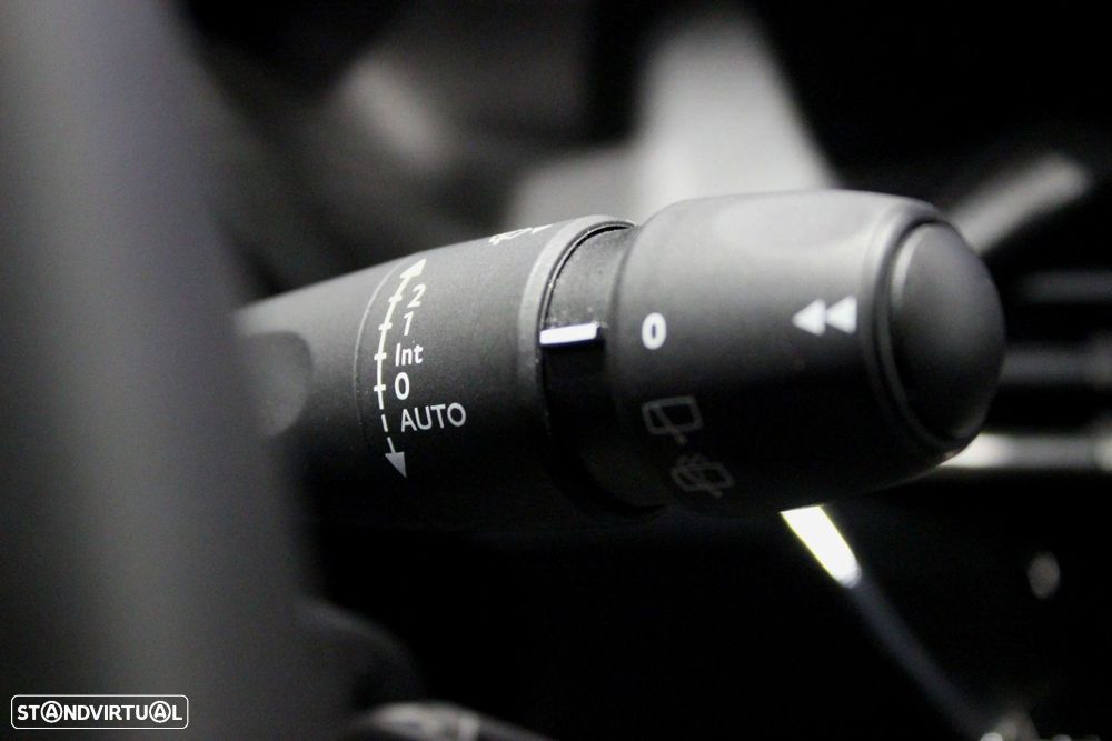 Peugeot 2008 1.5 BlueHDi Allure EAT8 - 18