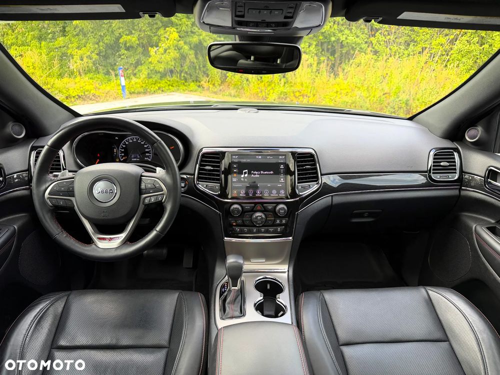 Jeep Grand Cherokee - 26