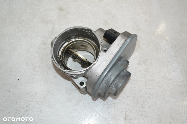 VW AUDI SEAT SKODA 1,9 TDI PRZEPUSTNICA POWIETRZA 038128063G