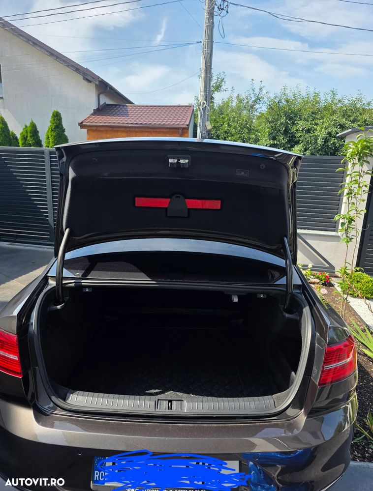 Volkswagen Passat 2.0 TDI DSG 4Motion Highline - 14