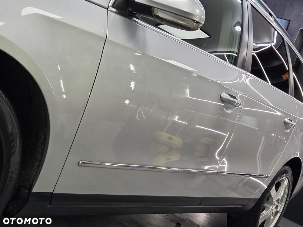 Volkswagen Passat Variant 2.0 TDI BlueMotion Technology DPF Comfortline - 32