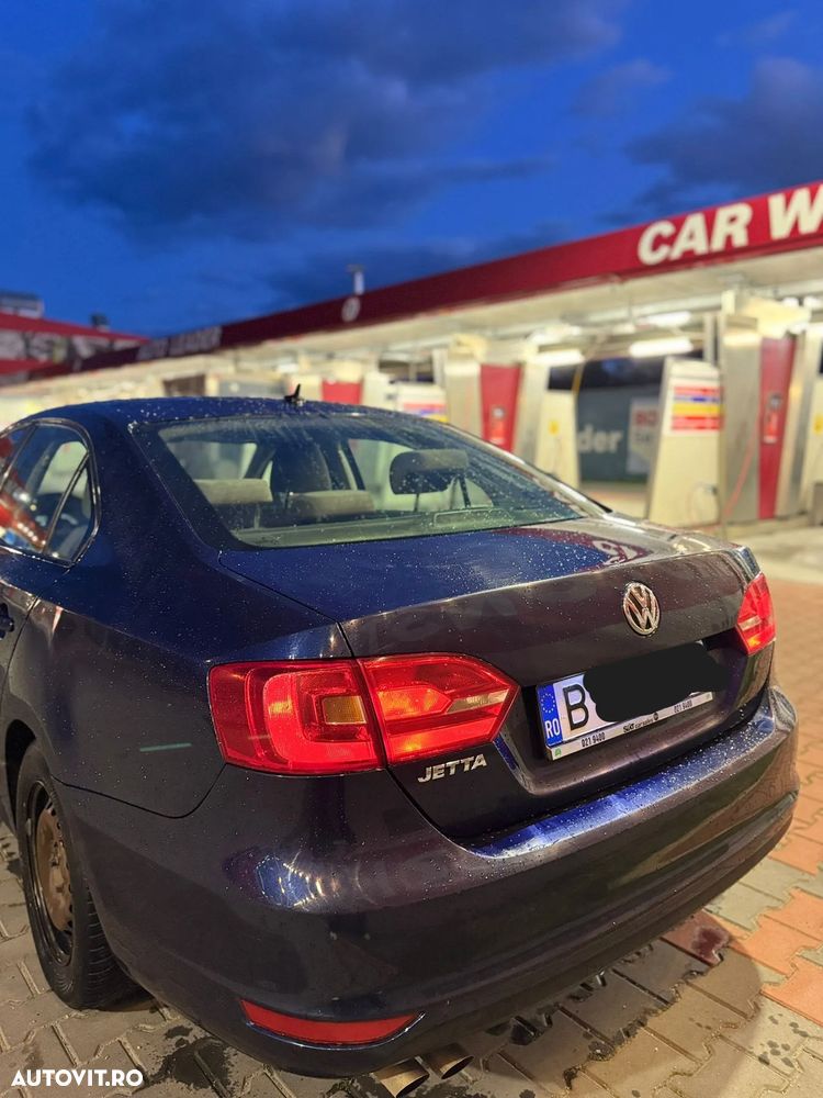 Volkswagen Jetta 2.0 FSI Comfortline Aut - 14