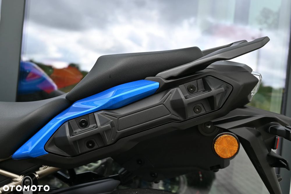 Suzuki GSX 1000 - 16