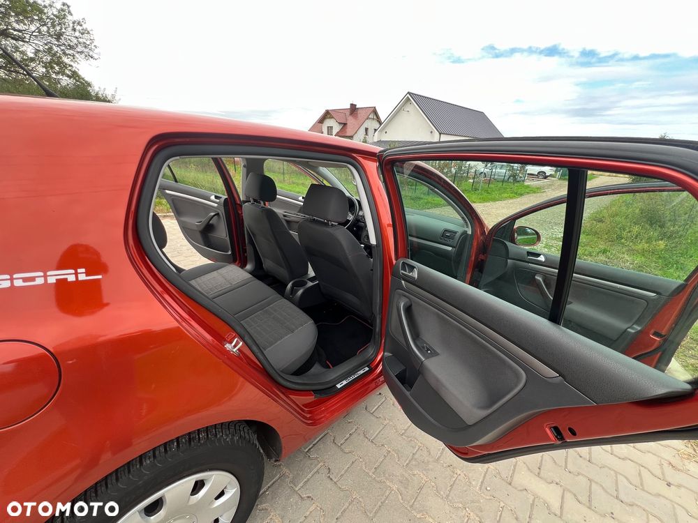 Volkswagen Golf - 22