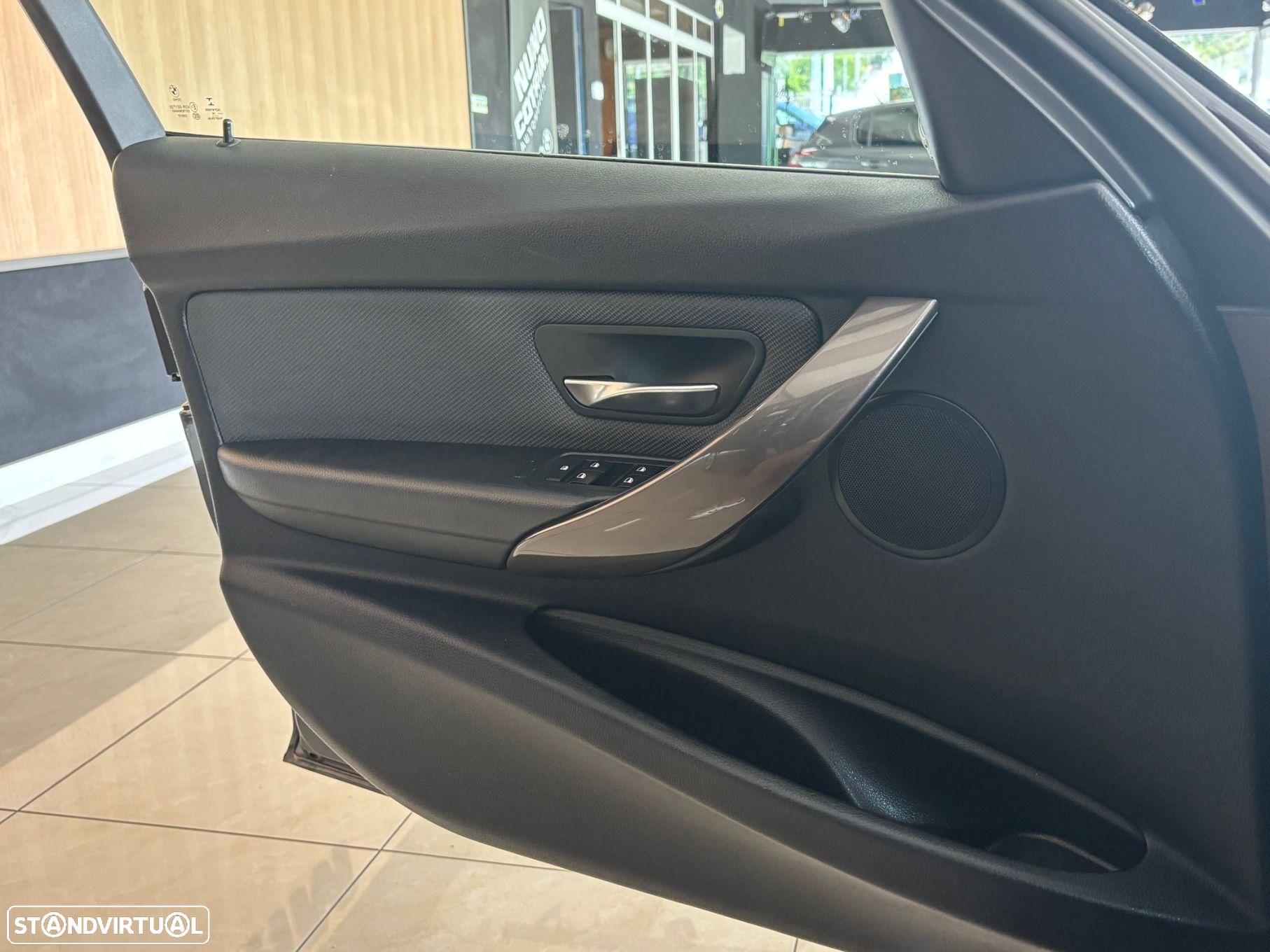 BMW 320 d Touring Auto Line Modern - 23