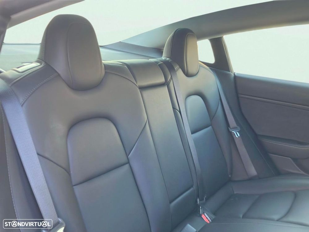 Tesla Model 3 - 16