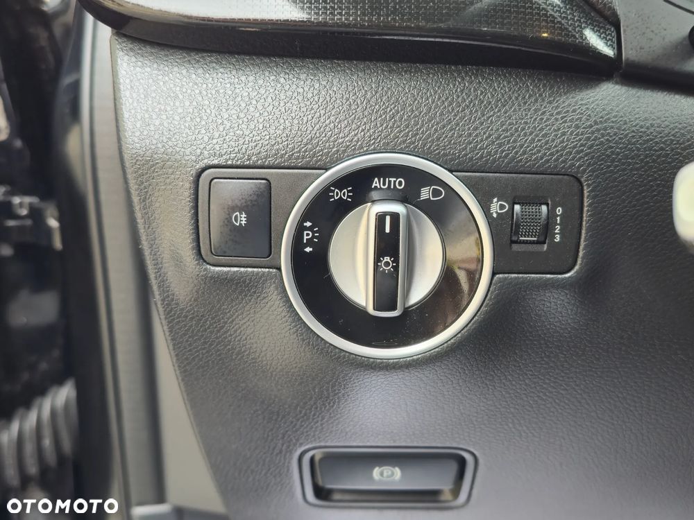 Mercedes-Benz Klasa B 180 CDI (BlueEFFICIENCY) 7G-DCT - 28