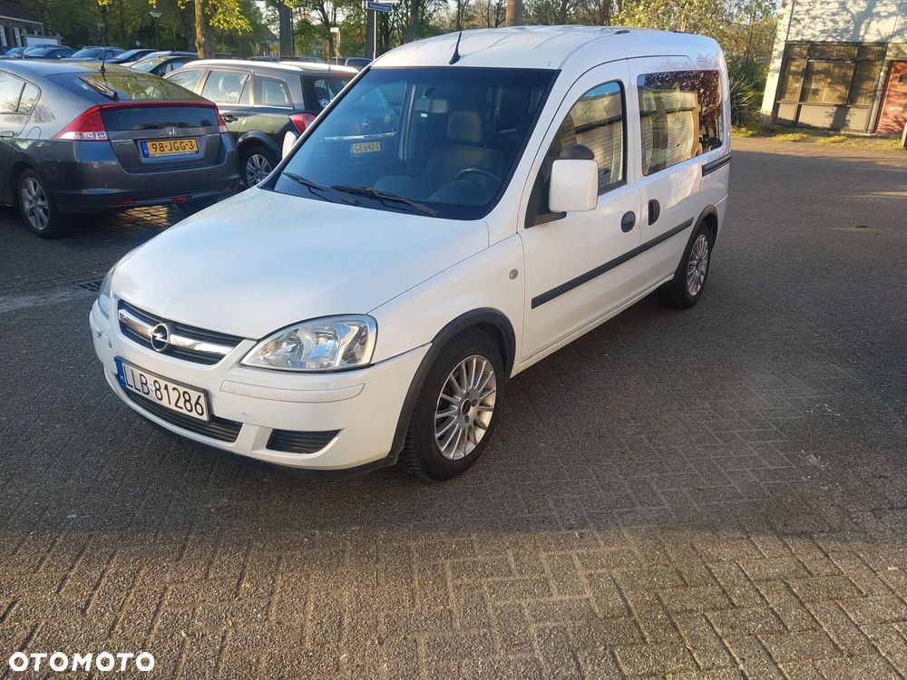 Opel Combo Tour 1.4 Cosmo - 4