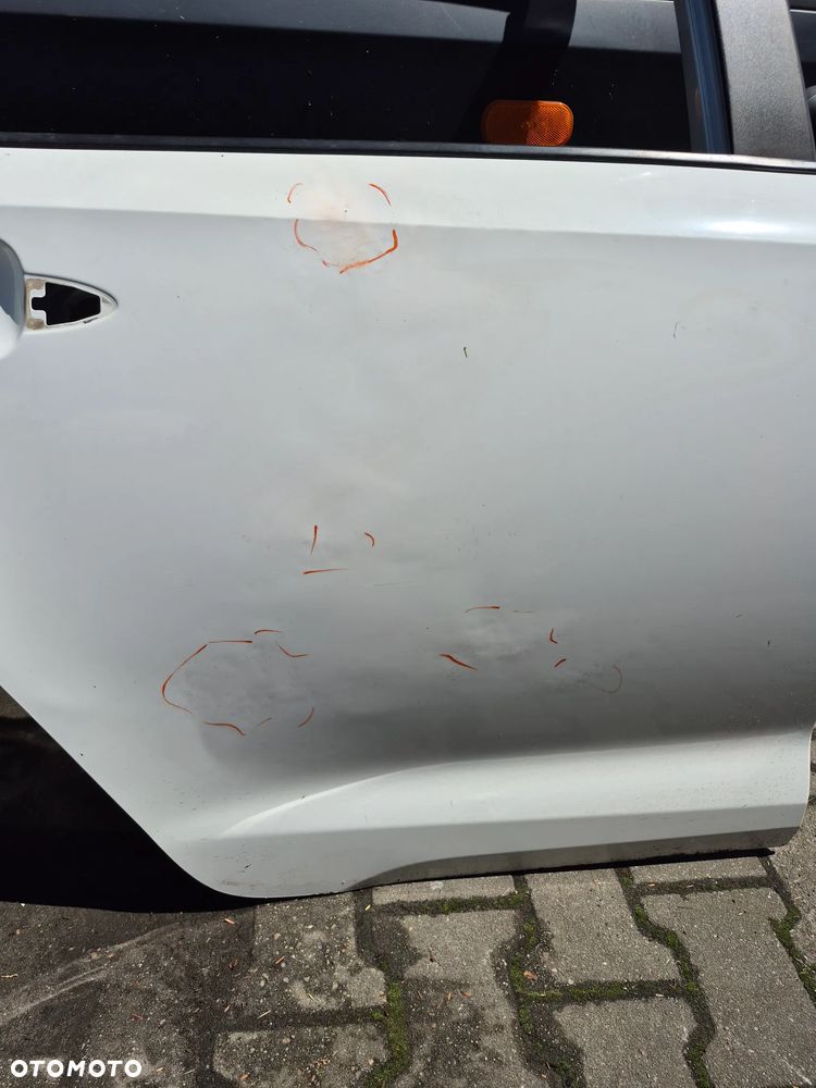 Toyota Corolla E21 sedan prawe drzwi 24154014 - 2