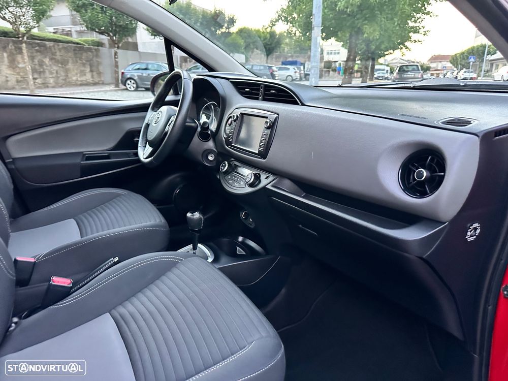 Toyota Yaris 1.5 HSD Active - 43