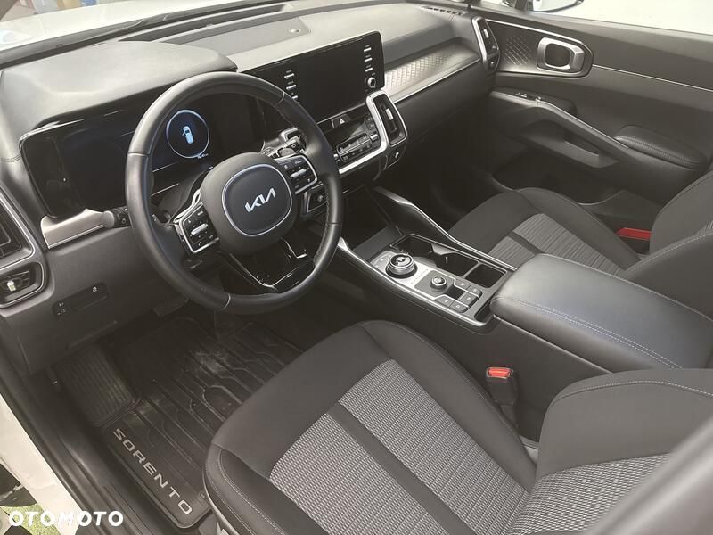 Kia Sorento 1.6 T-GDI HEV M - 10