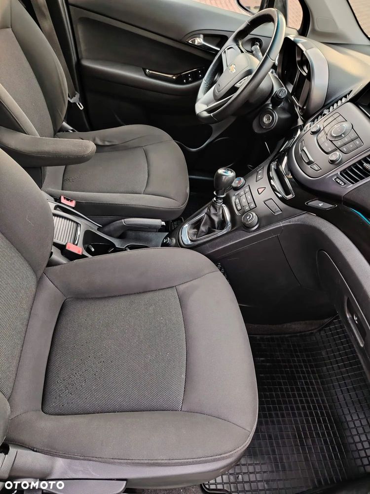 Chevrolet Orlando - 10