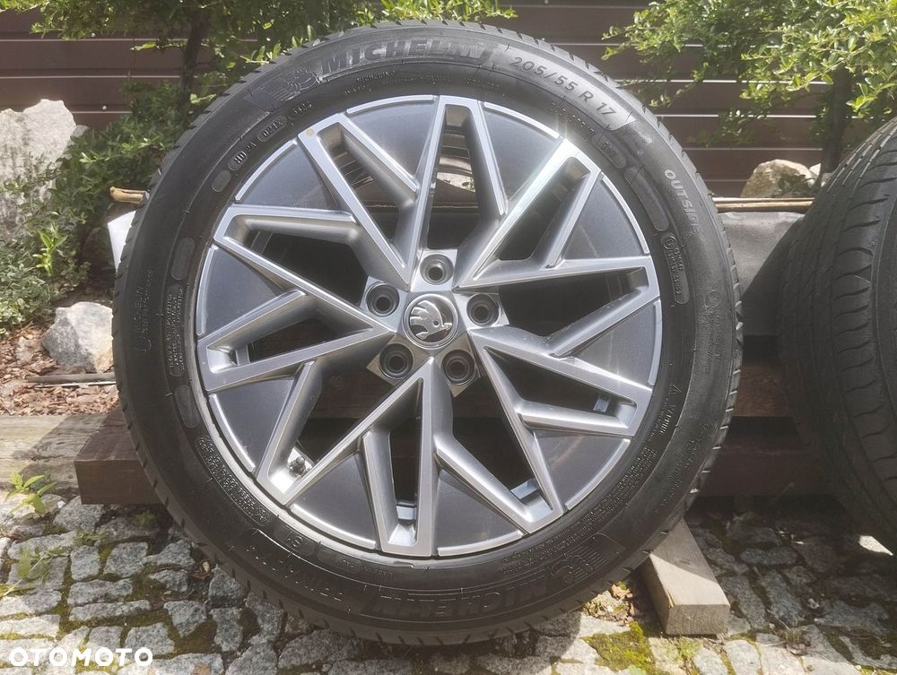 KOŁA LETNIE SKODA OCTAVIA IV 5X112 17 205 55 5E3 601 025 MICHELIN - 1