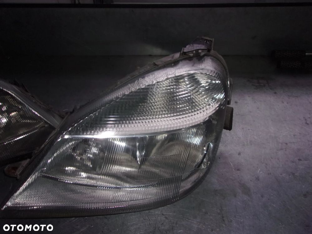 LAMPA PRZOD PRAWA LEWA MERCEDES VANEO - 3