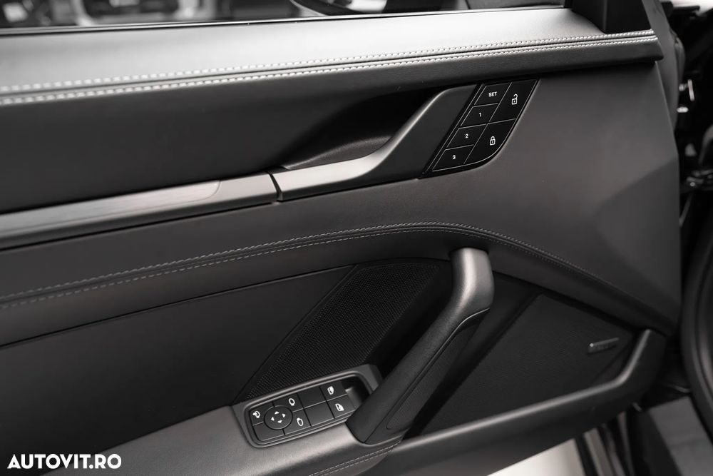 Porsche 911 4 GTS PDK - 32