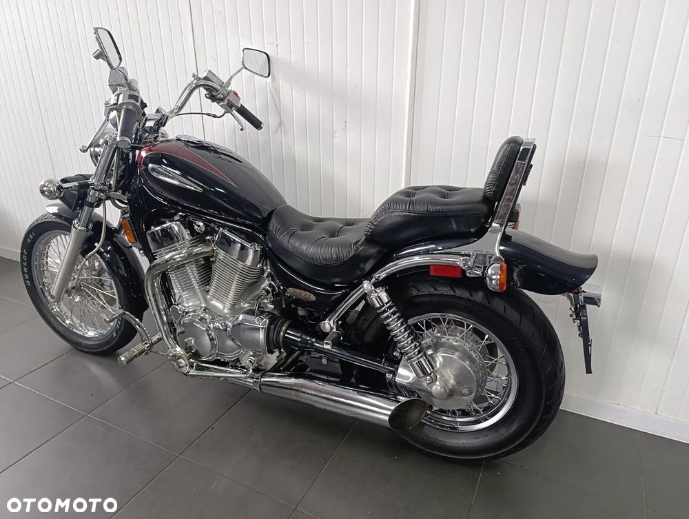 Suzuki Intruder - 8
