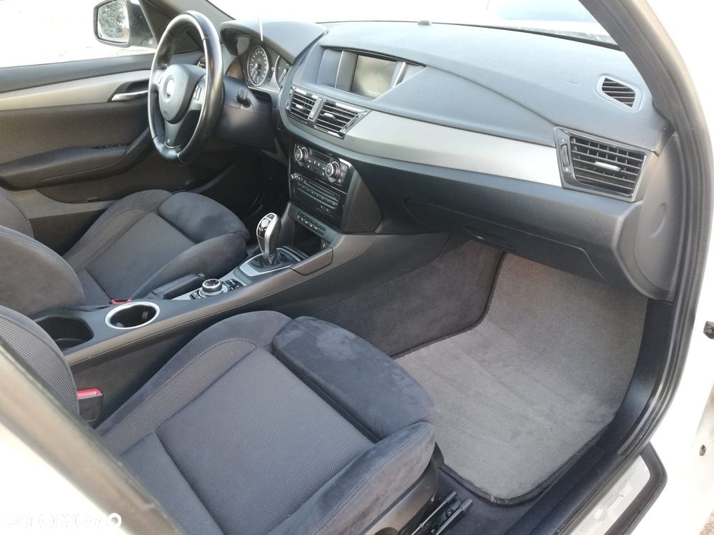 BMW X1 xDrive20d Sport Line - 38