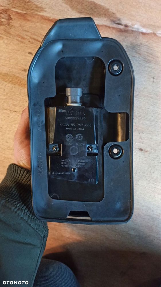 lewa lampka obrysówka kabiny led iveco daily 15+ - 3