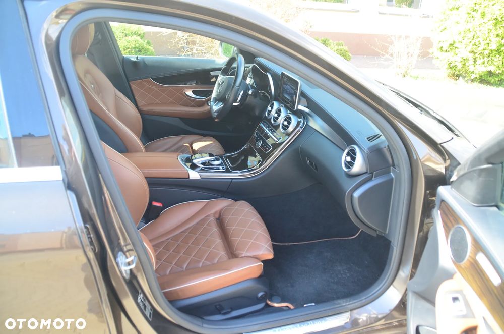 Mercedes-Benz Klasa C 200 4Matic 7G-TRONIC AMG Line - 10