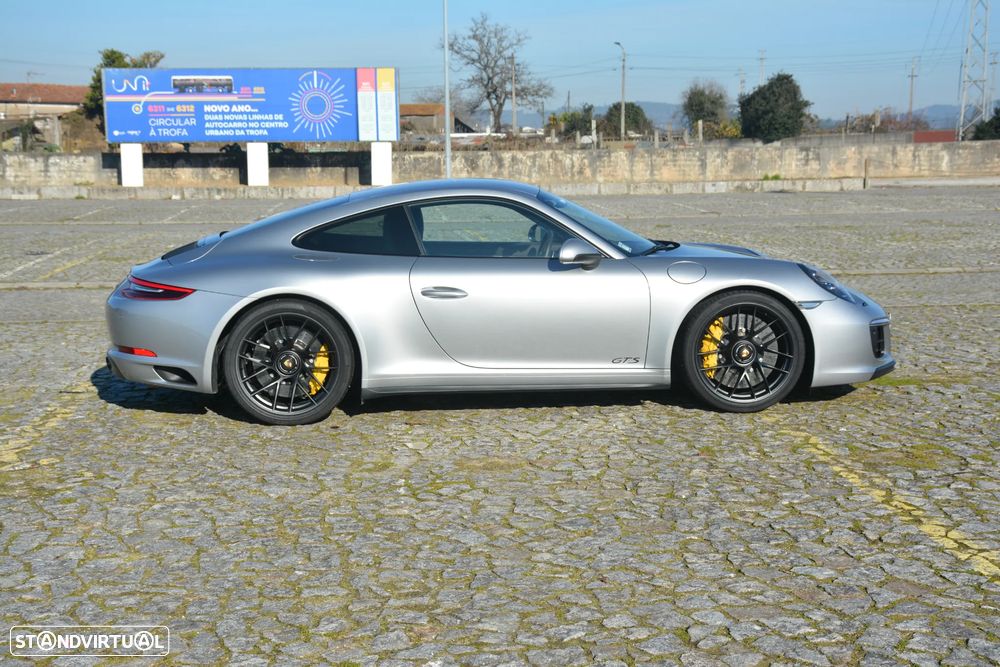 Porsche 911 Série F - 10