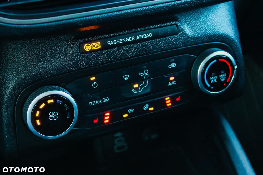 Ford Focus 1.5 EcoBlue Start-Stopp-System COOL&CONNECT - 28