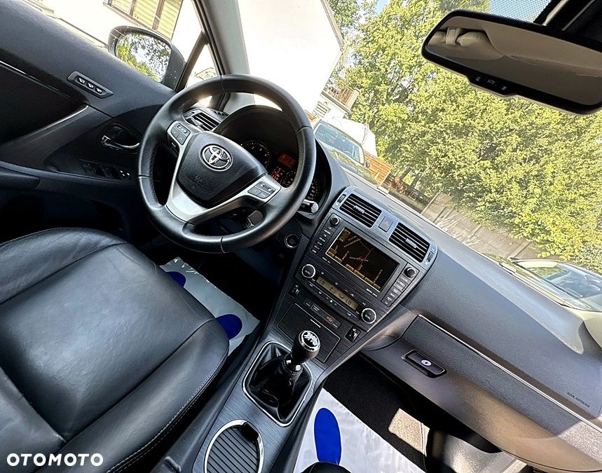 Toyota Avensis 2.0 D-4D Sol plus+NAVI - 31