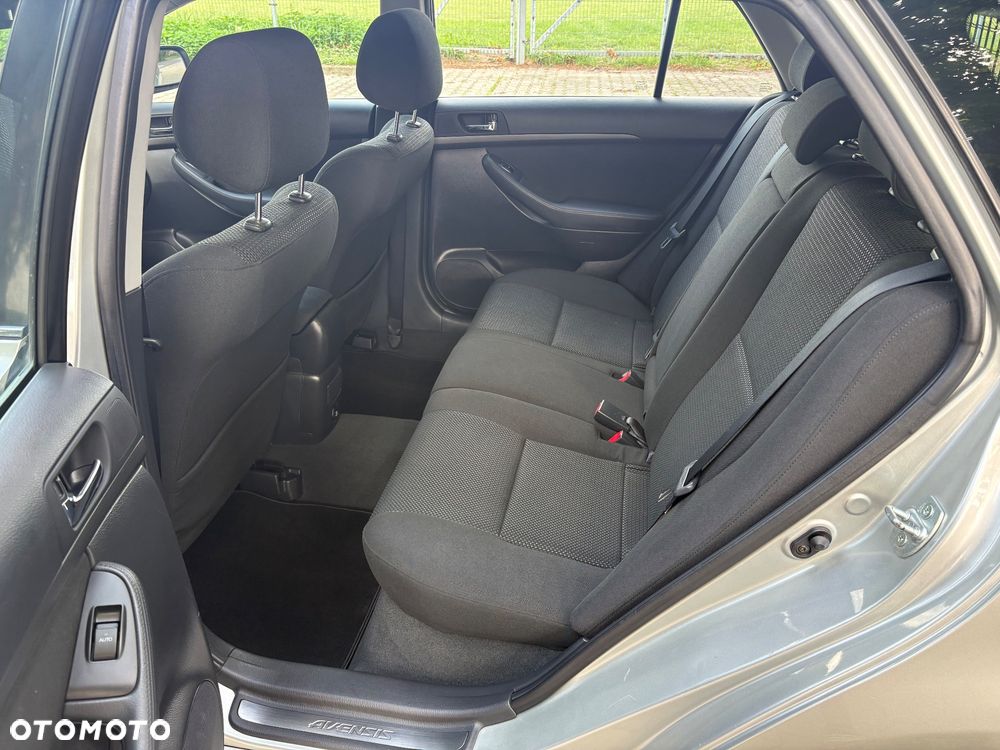 Toyota Avensis 1.8 VVT-i Edition - 24
