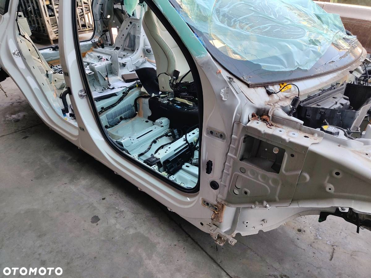 KAROSERIA ĆWIARTKA BŁOTNIK TYŁ LEWY PRAWY PRÓG DACH PODŁUŻNICA LEWY PRAWY - 999.00 PLN - VOLVO - 9