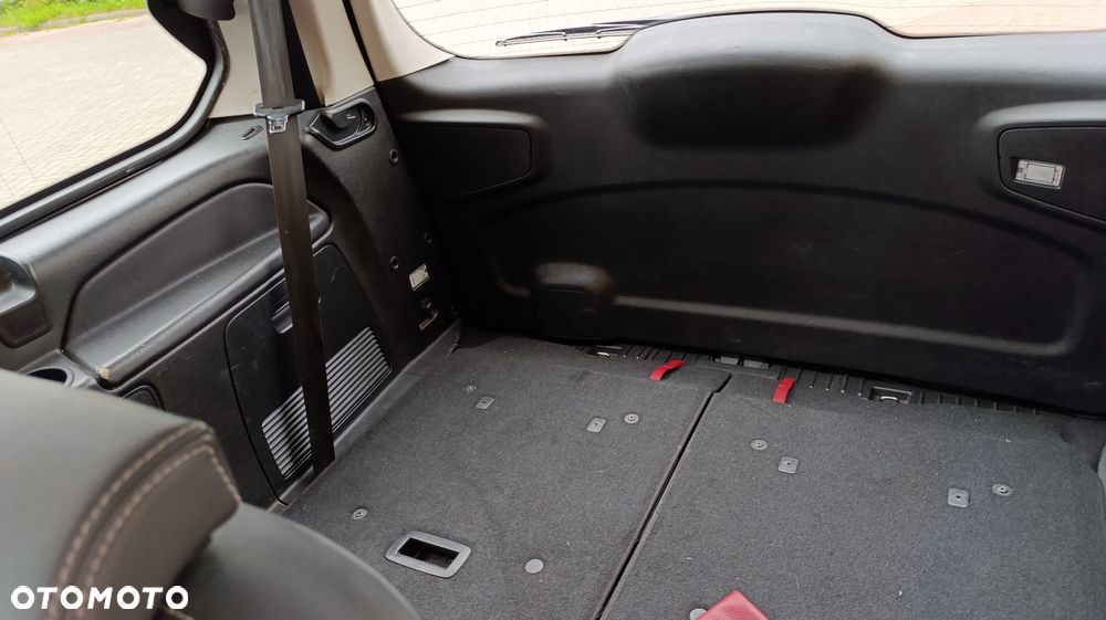 Ford Galaxy 2.2 TDCi Titanium - 9