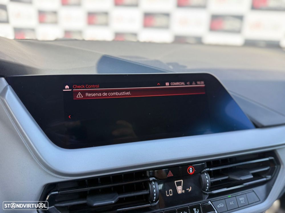 BMW 116 d Advantage Auto — fotografia 37